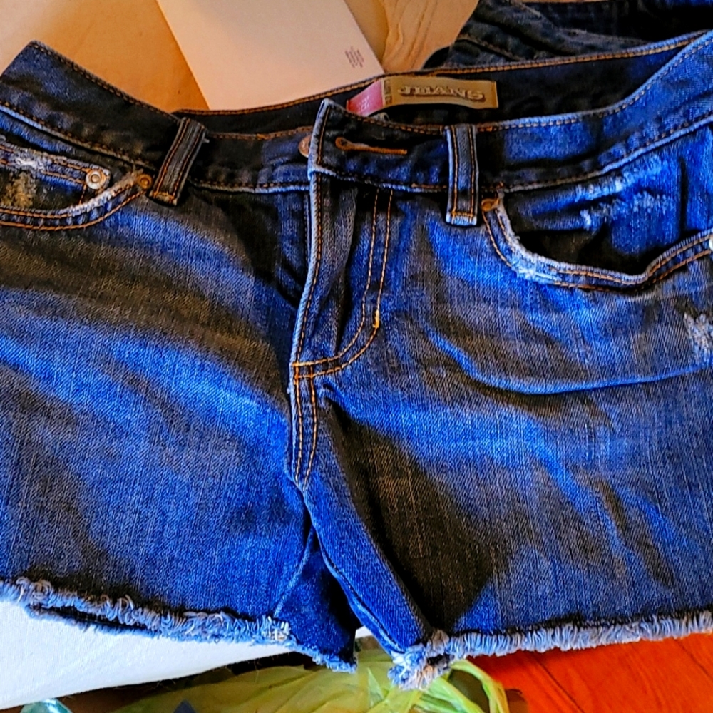 Cut off jean shorts